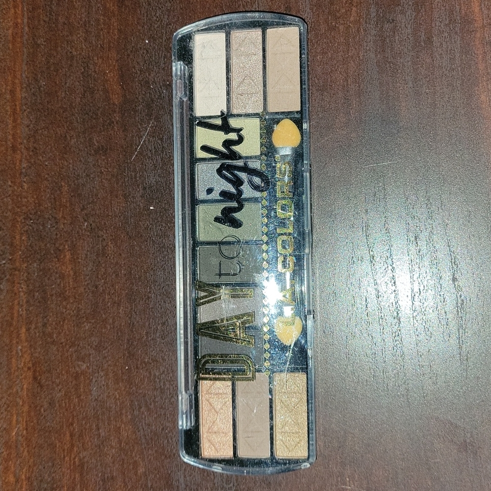 Eyeshadow neutral color